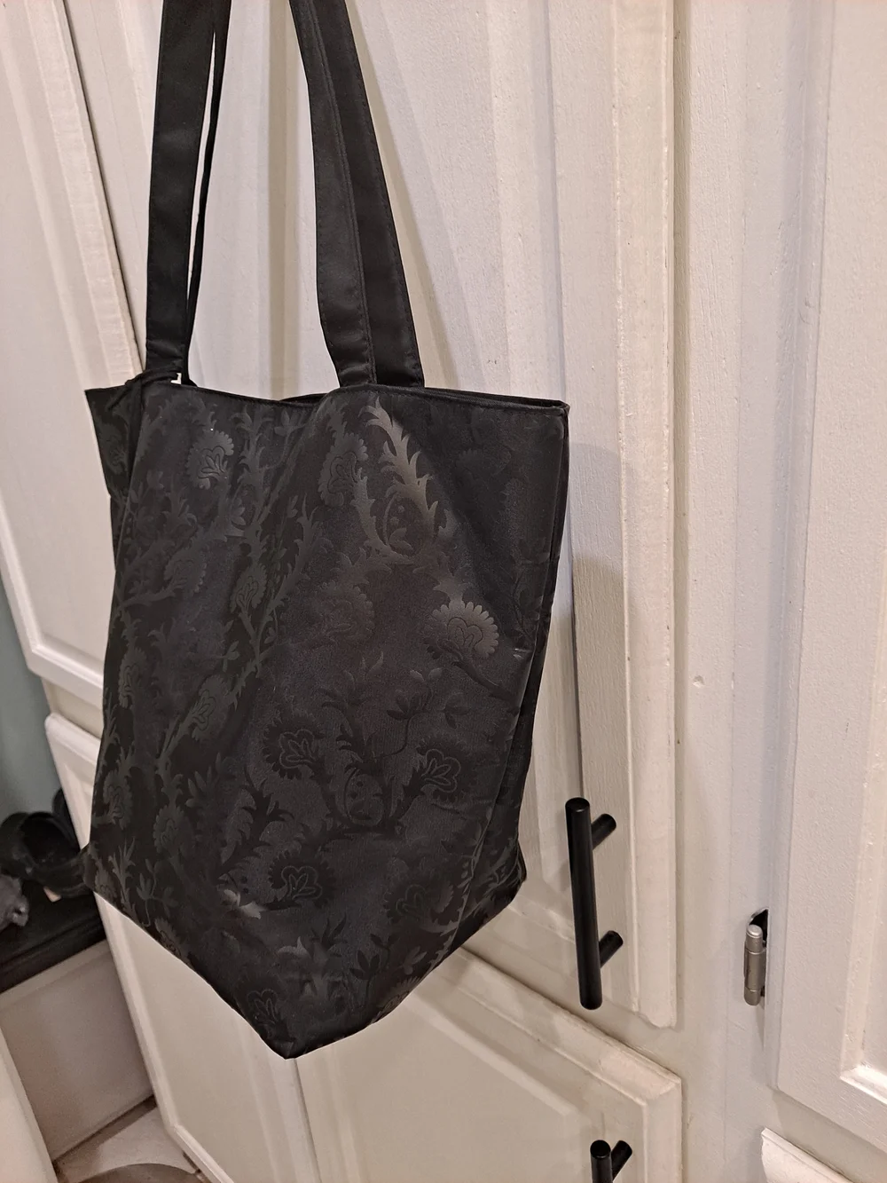 High Museum Of Art Atlanta Black Damask Floral Satin Nylon Tote Gold Medallion